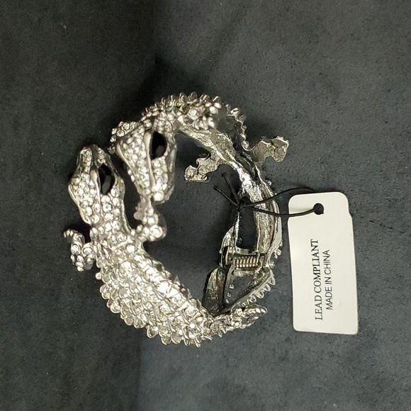 Natasha Double Alligator bracelet - Picture 4 of 6